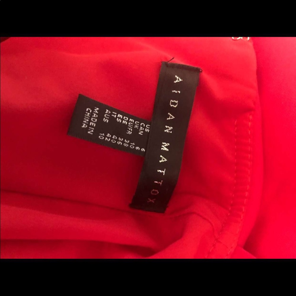 Red gown - Picture 3 of 6